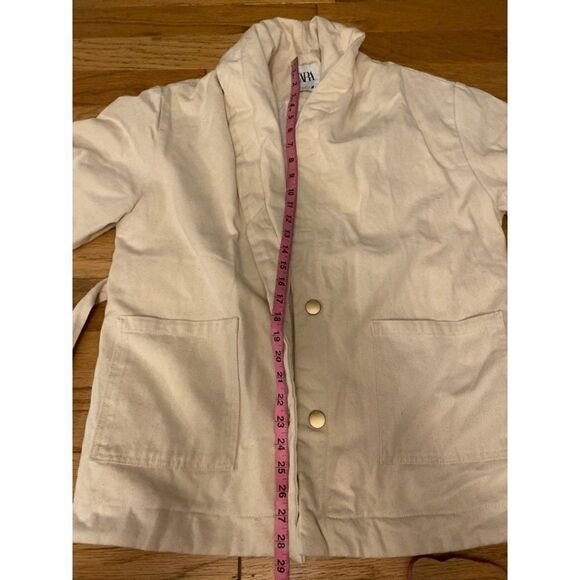 Zara, women's beige thick, button front and tied waist jacket size small - Picture 5 of 8